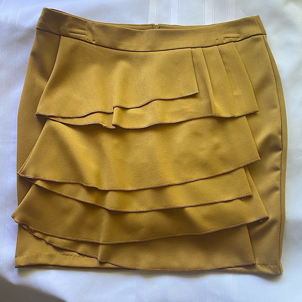 Ruffled Front Short Skirt, sz 4-6, mustard yellow - New
